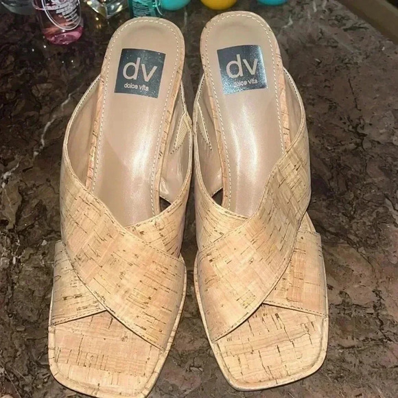 Dv dolce vita boscoe crisscross platform sandal - Picture 2 of 4